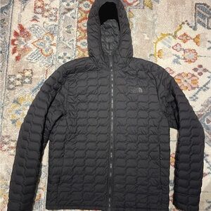 The North Face Thermoball  Men's Black Hooded Jacket Large.